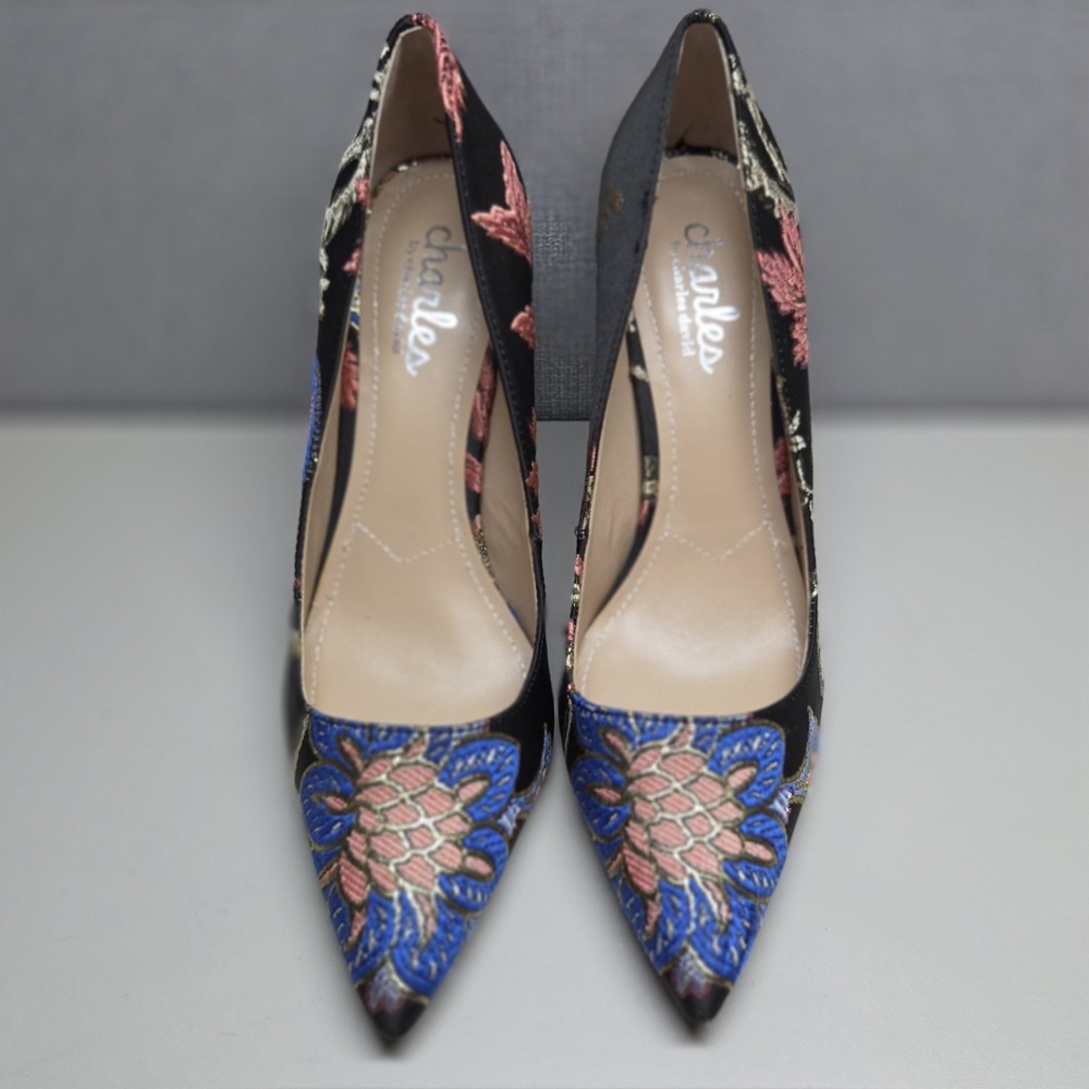 NEW Charles David Sweetness pumps black floral embroidered Fabric 8.5 - Picture 2 of 6